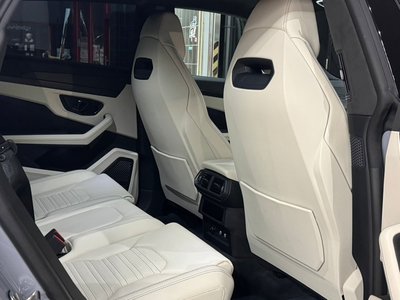 LAMBORGHINI URUS - 5