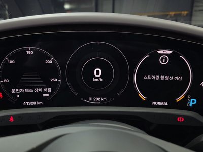 2021 Porsche TAYCAN — миниатюра 11