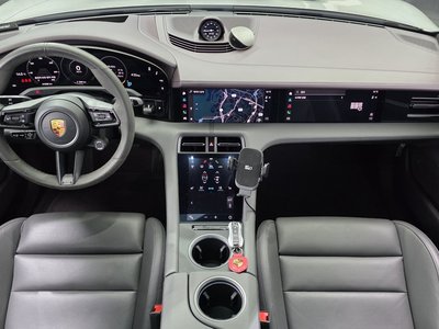 2021 Porsche TAYCAN photo 5