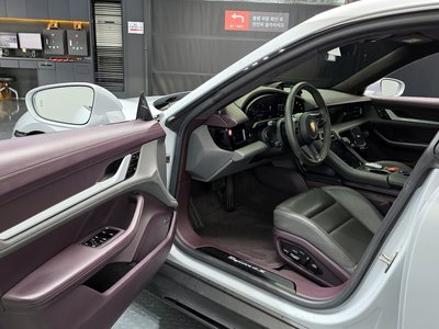 2021 Porsche TAYCAN — миниатюра 13