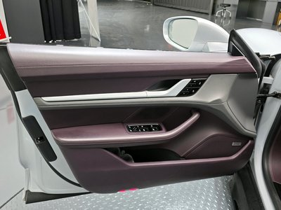 2021 Porsche TAYCAN — миниатюра 14