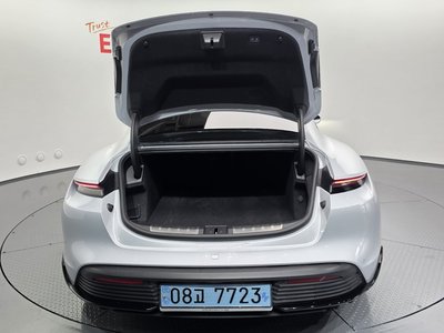 2021 Porsche TAYCAN — миниатюра 36