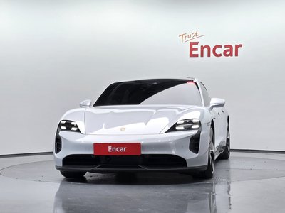 2021 Porsche TAYCAN photo 2