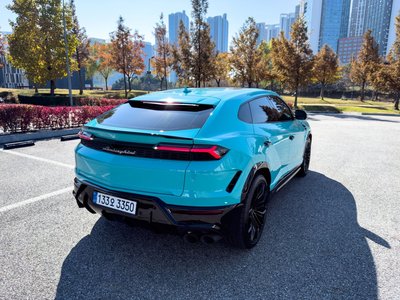 LAMBORGHINI URUS - 3