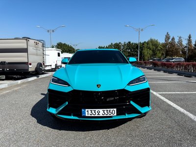 LAMBORGHINI URUS - 4