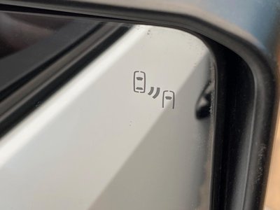 TOYOTA LAND CRUISER - 7