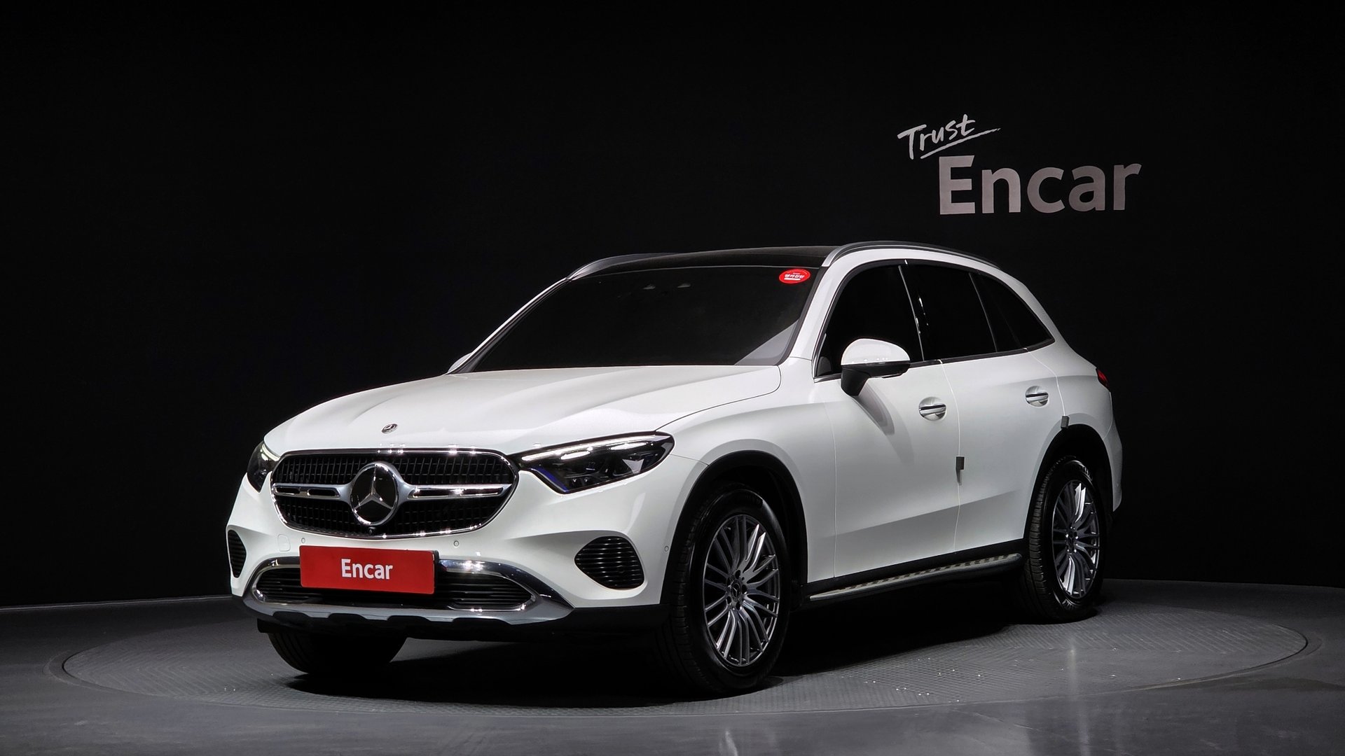 MERCEDES-BENZ GLC - View 1