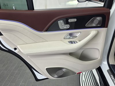 2025 Mercedes-BENZ GLS thumbnail 15