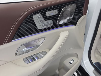 2025 Mercedes-BENZ GLS thumbnail 30