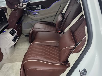 2025 Mercedes-BENZ GLS thumbnail 16