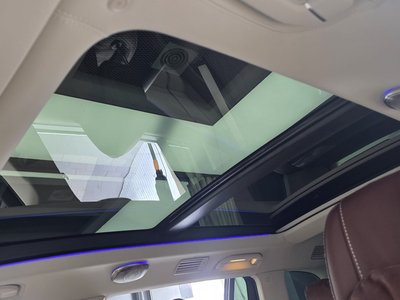 2025 Mercedes-BENZ GLS thumbnail 25