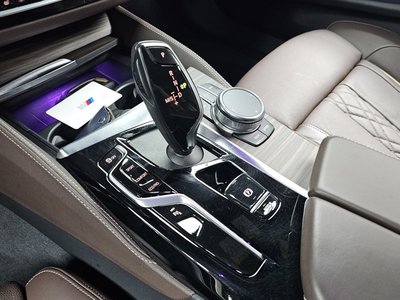 صورة مصغرة 12 لـ 2021 BMW 5 SERIES
