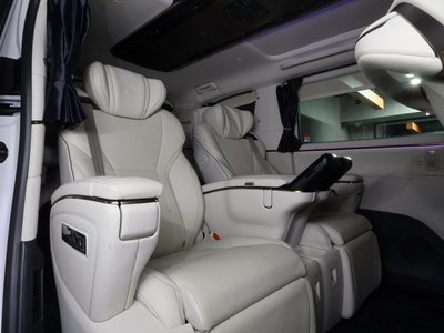 صورة مصغرة 17 لـ 2024 Lexus LM