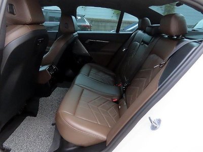 2025 BMW 5 SERIES — миниатюра 11