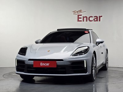 2025 Porsche PANAMERA 照片 2