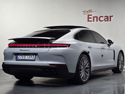 2025 Porsche PANAMERA 照片 3