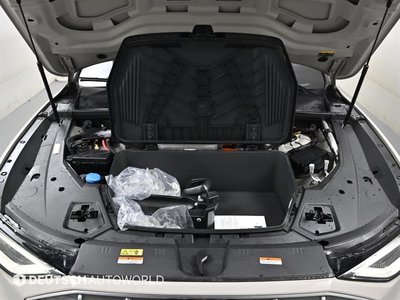 AUDI E-TRON - 7