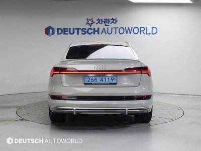 AUDI E-TRON - 3