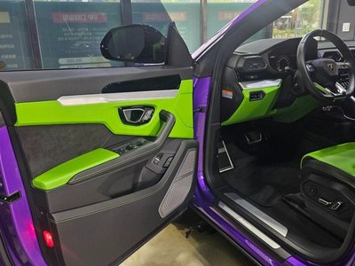 LAMBORGHINI URUS - 7
