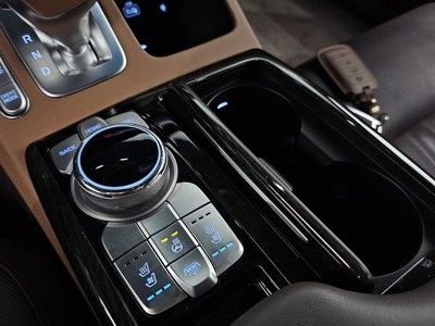 2019 Genesis G90 thumbnail 28