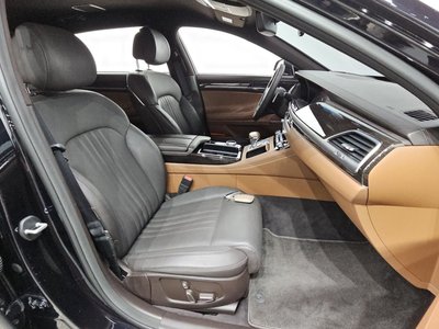 2019 Genesis G90 thumbnail 18