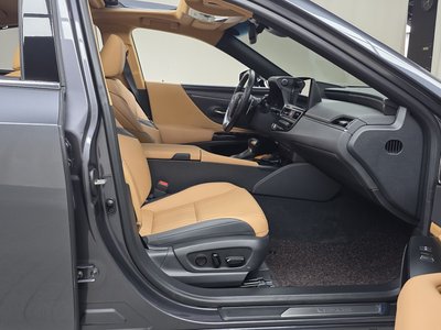 2024 Lexus ES 缩略图 16