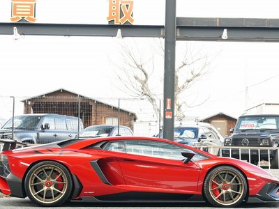 LAMBORGHINI AVENTADOR - 4