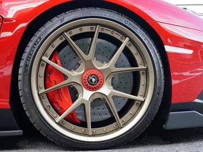 LAMBORGHINI AVENTADOR - 9