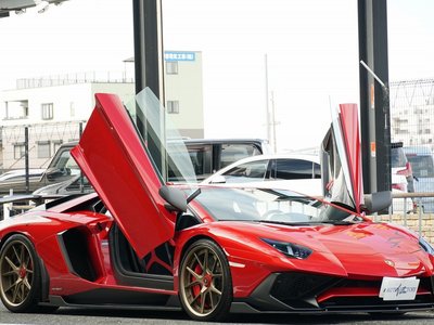 LAMBORGHINI AVENTADOR - 2