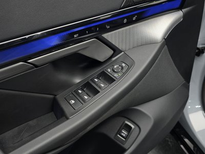 2025 BMW 5 SERIES thumbnail 32