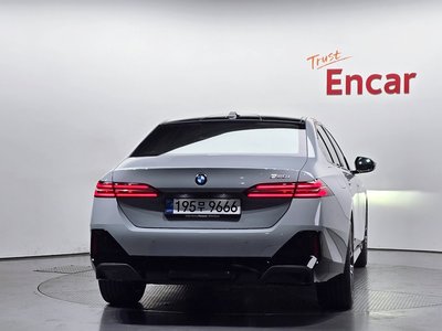 BMW 5 SERIES - 4