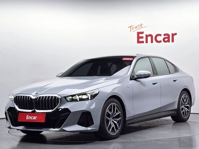 2025 BMW 5 SERIES 照片 3