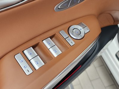 2021 Genesis GV70 — миниатюра 29