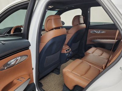2021 Genesis GV70 — миниатюра 16