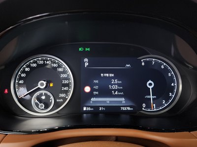 2021 Genesis GV70 — миниатюра 11