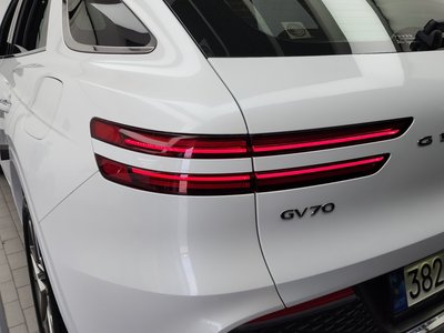 صورة 10 لـ 2021 Genesis GV70