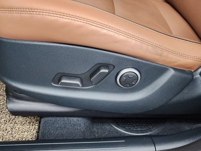2021 Genesis GV70 — миниатюра 32