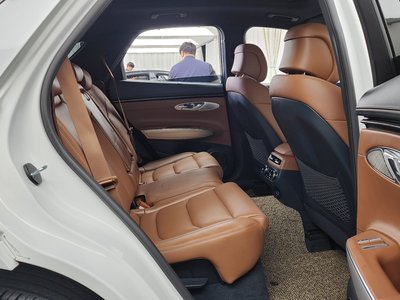 2021 Genesis GV70 — миниатюра 18