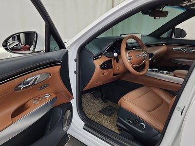 2021 Genesis GV70 — миниатюра 13