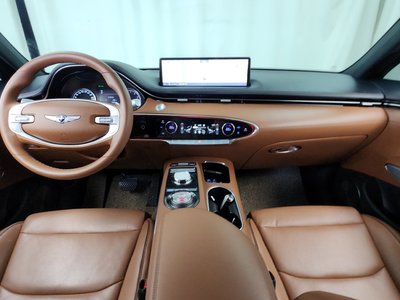 صورة 5 لـ 2021 Genesis GV70
