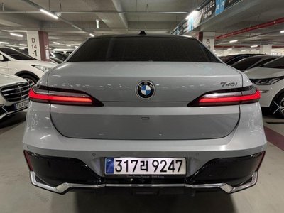 BMW 7 SERIES - 2