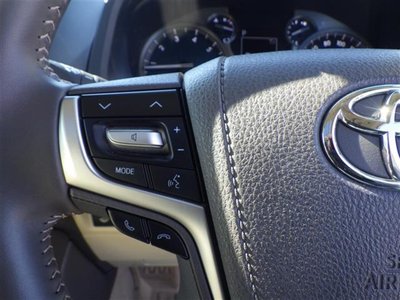 TOYOTA LAND CRUISER PRADO - 8