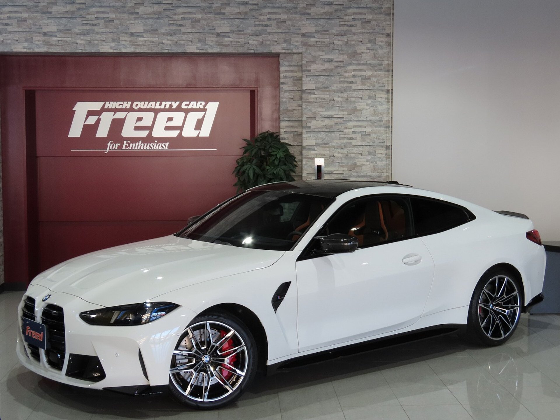 BMW M4 COUPE - View 1