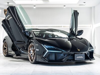 LAMBORGHINI REVUELTO