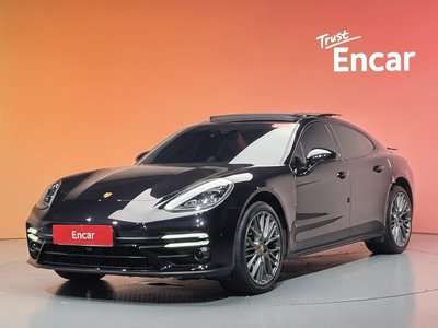 PORSCHE PANAMERA - 1