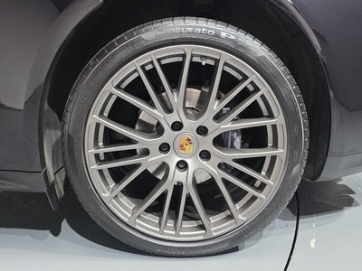 PORSCHE PANAMERA - 8
