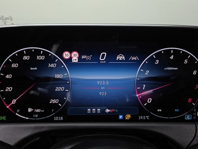 MERCEDES-BENZ E-CLASS - 8