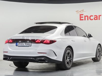 MERCEDES-BENZ E-CLASS - 4