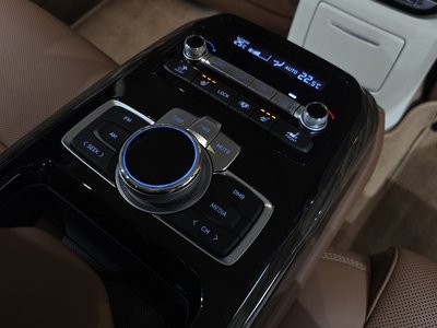 2019 Genesis G90 缩略图 24