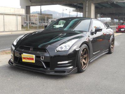 NISSAN GT-R